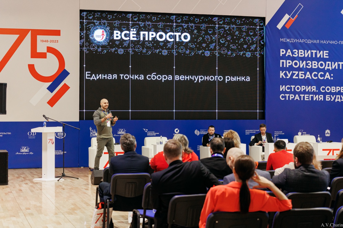 Михаил Пузырёв — лекция по прикладным ИИ-технологиям и Vibe Coding
